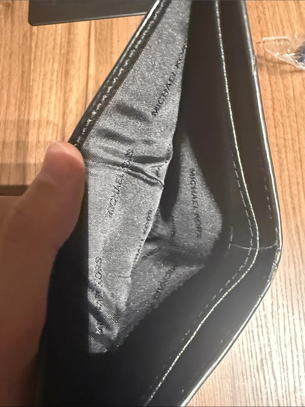 Men's Michael Kors Black Leather Bi-Fold Wallet - Classic Minimal Design